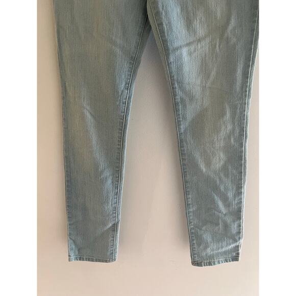 NWT Old Navy Super Skinny Jeans Light Wash Size 12 Tall JL - Picture 9 of 13